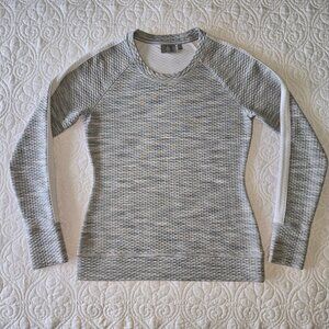 Athleta Snowscape Quilted and Fitted Sweatshirt in a Misses size Small
